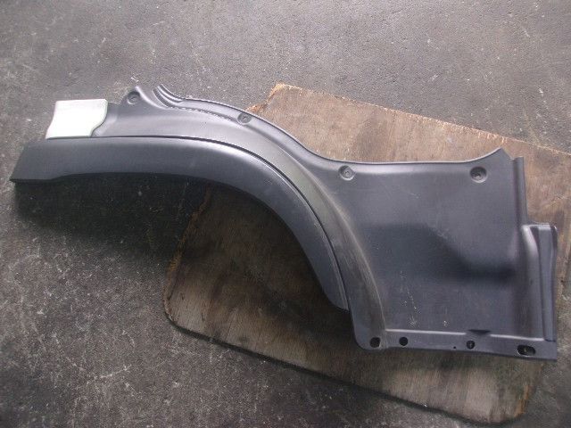 Fフェンダーパネル(右)