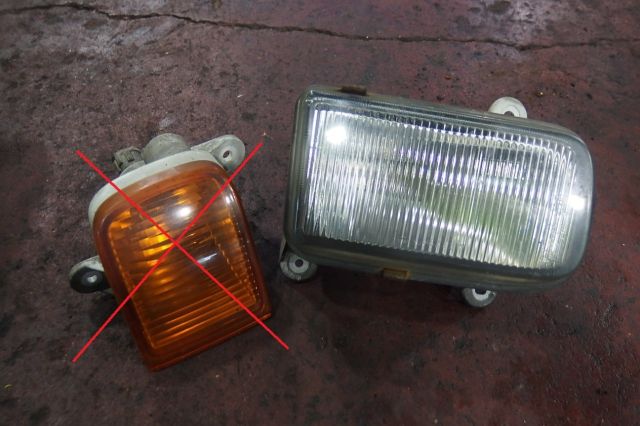 フォグランプ(右)