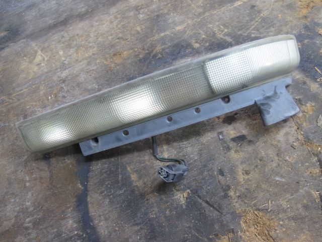 ウィンカー(左)