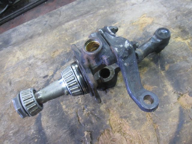 ナックルAy1軸目(右)