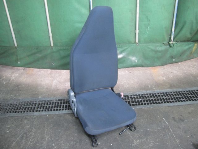 ドライバーシート