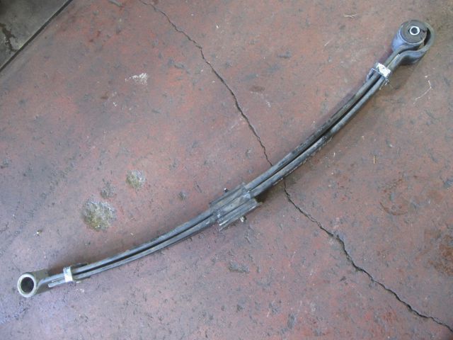 リーフスプリングAy(前右)