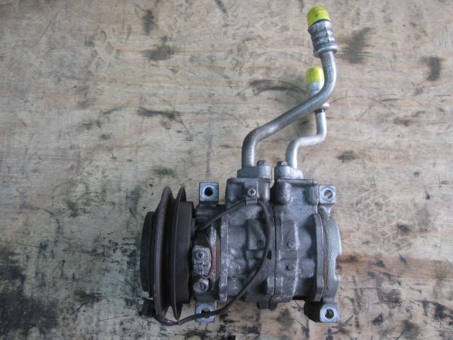 ACコンプレッサー