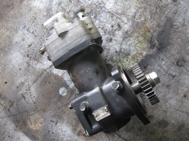 エアーコンプレッサー