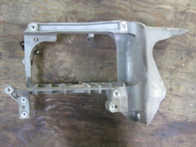 ライトステイ(右)