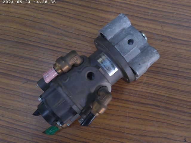 ブレーキバルブ