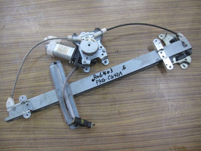 Fドアレギュレーター(右)