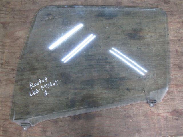 Fドアガラス(左)