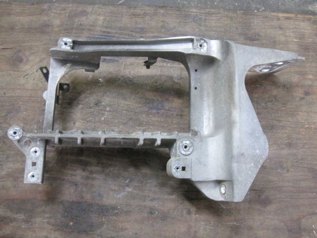 ライトステイ(右)