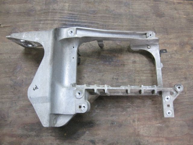 ライトステイ(左)