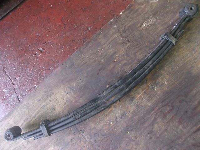 リーフスプリングAy(後左)