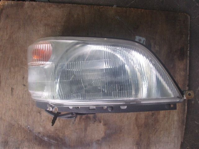 ヘッドライトAy(右)