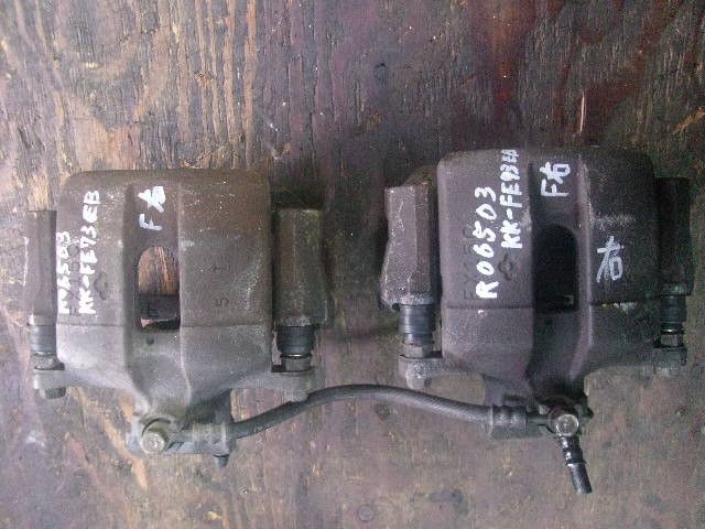 キャリパー(前右)