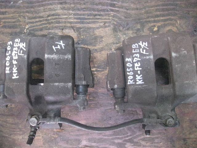 キャリパー(前左)