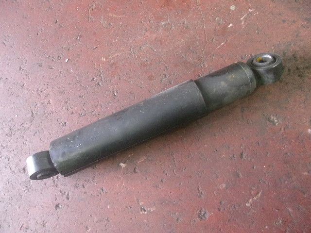 ショックアブソーバー(後右)