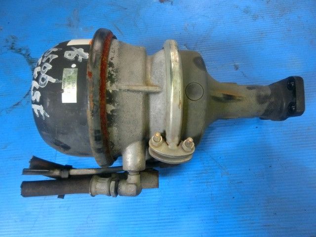 ブレーキチャンバー(後右)