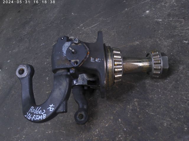 ナックルAy1軸目(右)