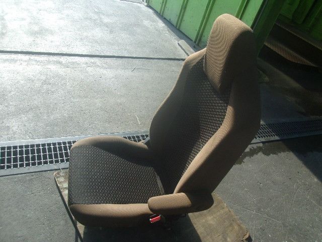 ドライバーシート