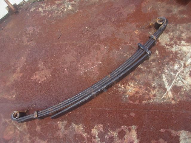 リーフスプリングAy(後左)