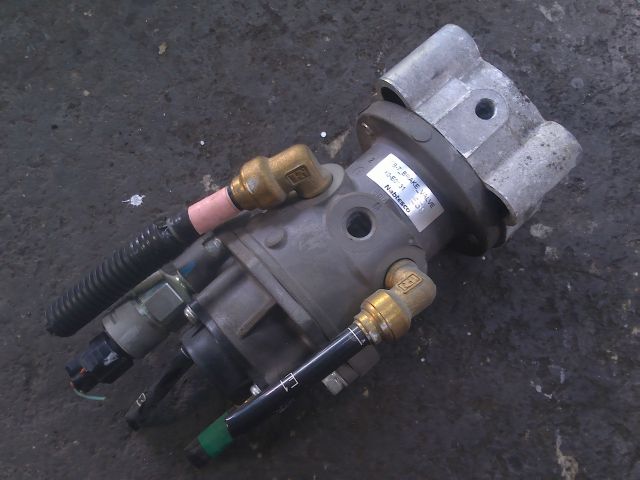 ブレーキバルブ