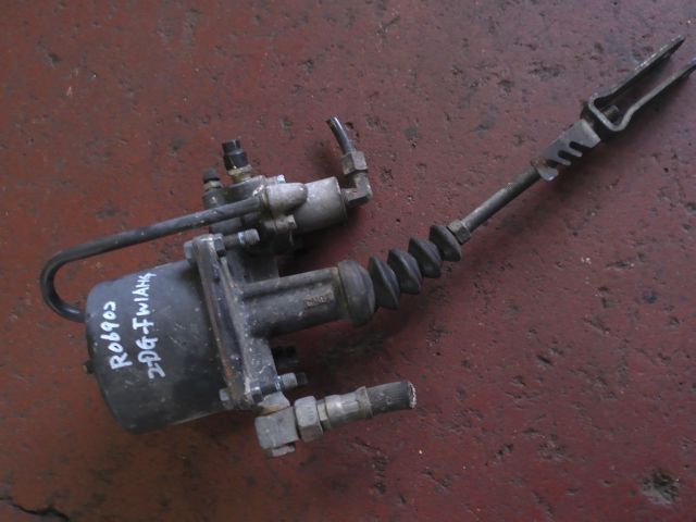 クラッチブースター