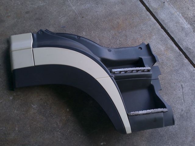Fフェンダーパネル(右)