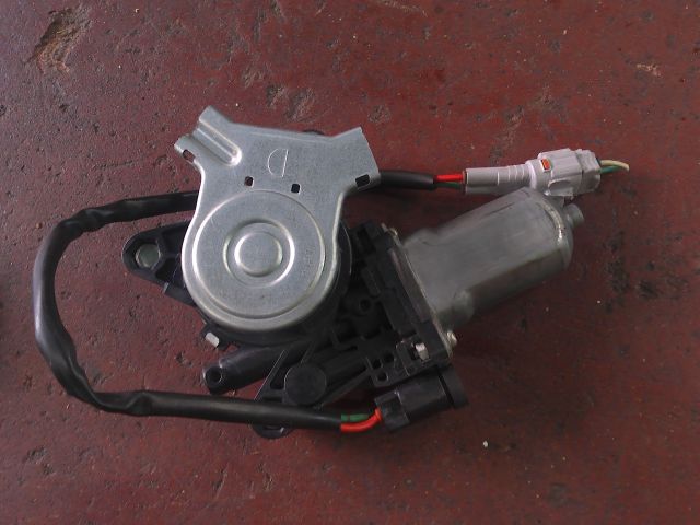 Fドアレギュレーター(左)