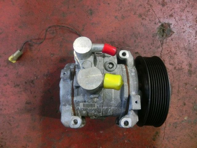 ACコンプレッサー