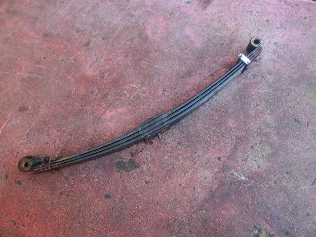 リーフスプリングAy(前右)