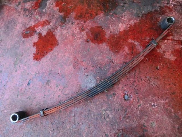 リーフスプリングAy(前右)