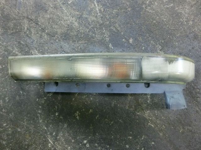 ウィンカー(左)