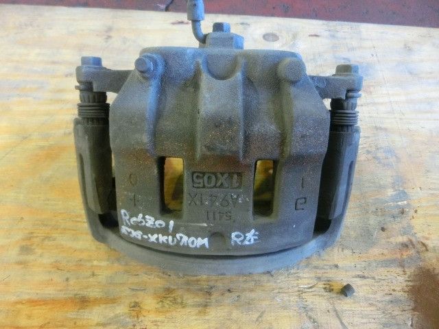 キャリパー(後左)