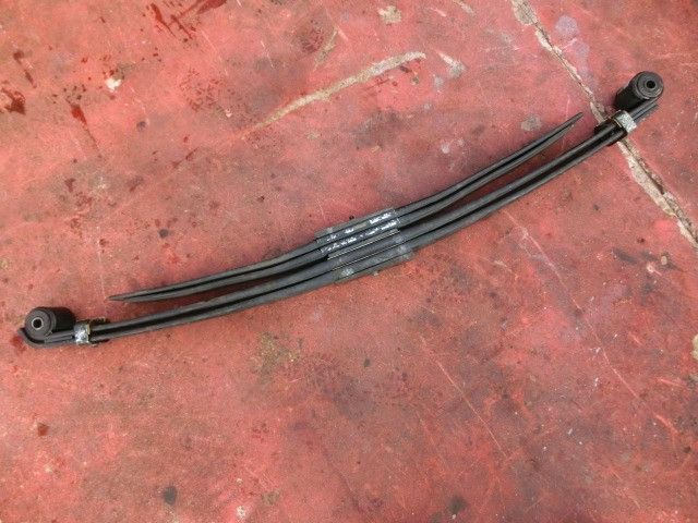 リーフスプリングAy(後左)