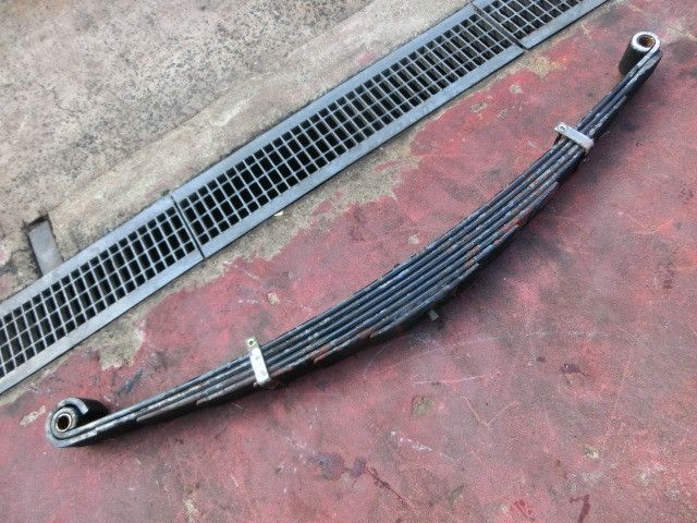 リーフスプリングAy(前右)