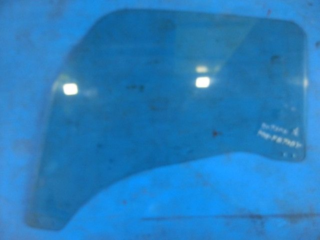 Fドアガラス(左)