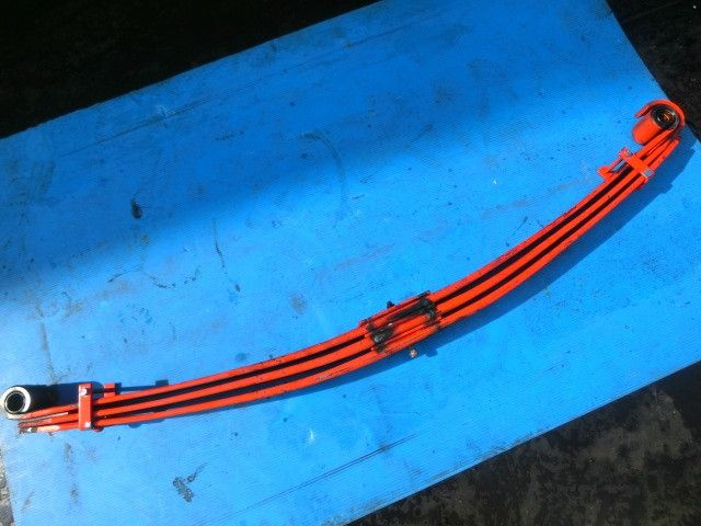 リーフスプリングAy(前右)