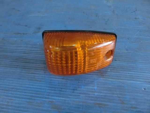 ウィンカー(左)