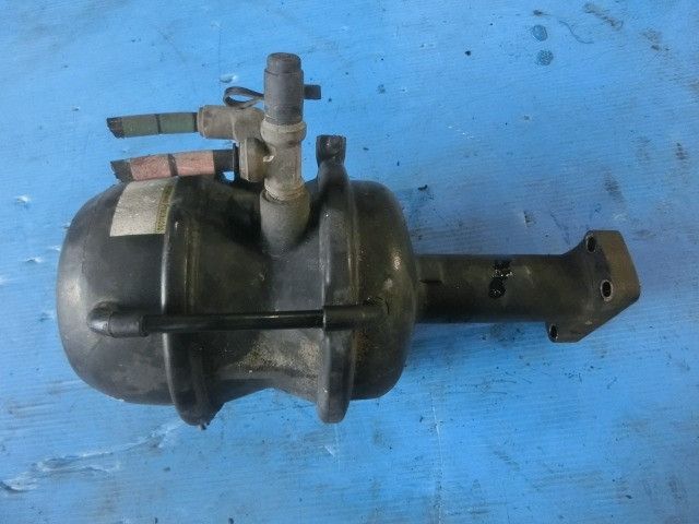 ブレーキチャンバー(後左)