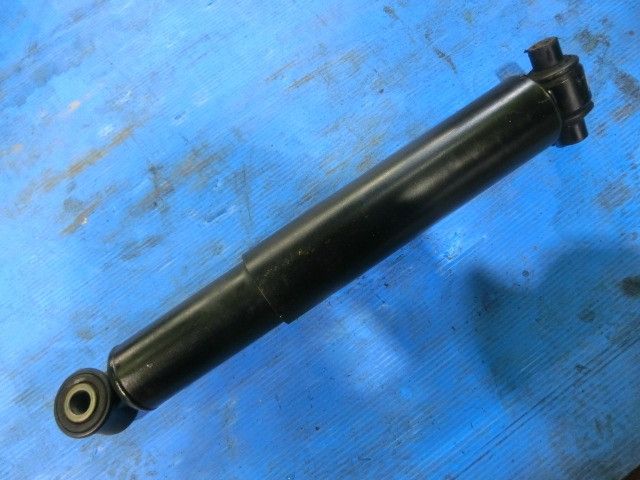 ショックアブソーバー(後右)