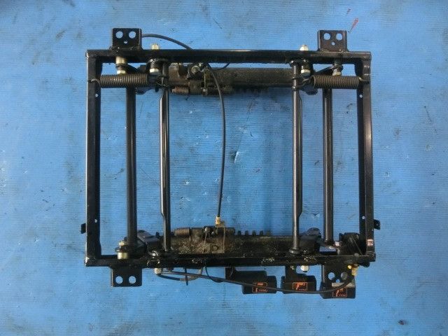 シートブラケット