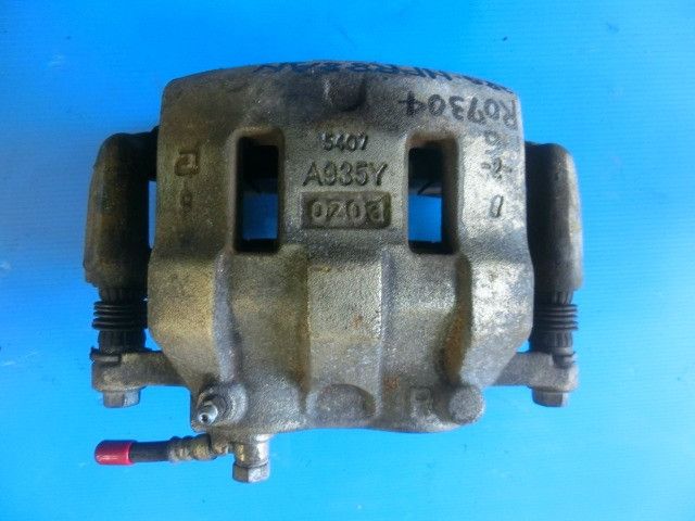 キャリパー(前右)