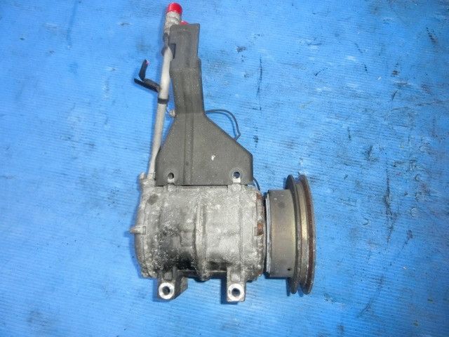 ACコンプレッサー