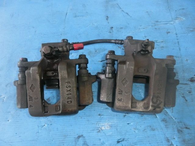 キャリパー(前右)