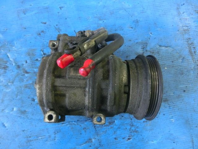 ACコンプレッサー