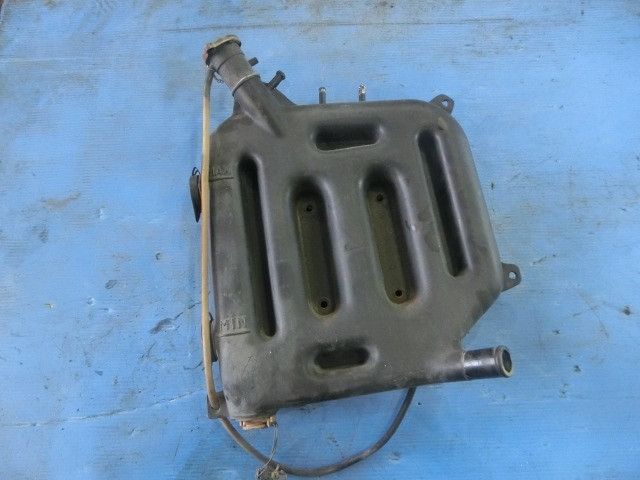 ラジエーターサブタンク