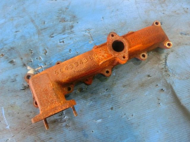 エキゾーストマニホールド