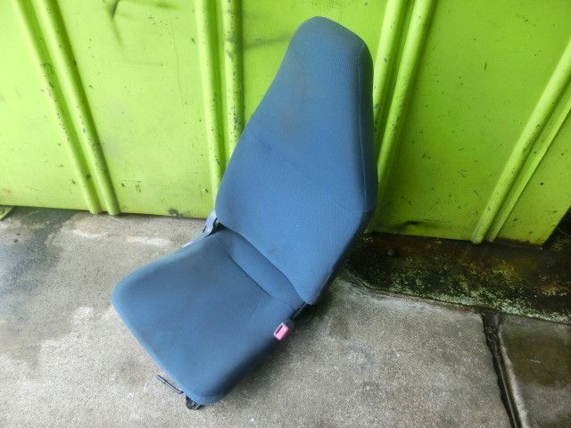 ドライバーシート