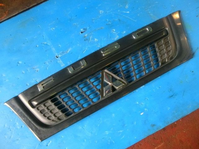 ラジエーターグリル