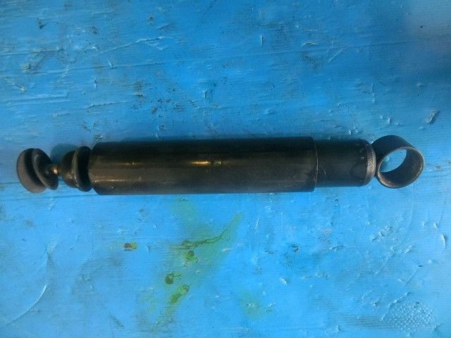 ショックアブソーバー(前左)