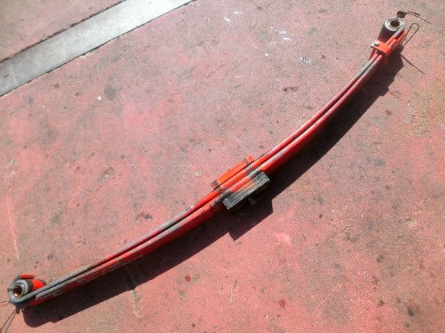 リーフスプリングAy(前右)